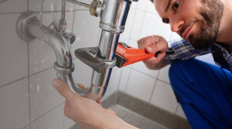 Professional water heater repair in Deering, ND